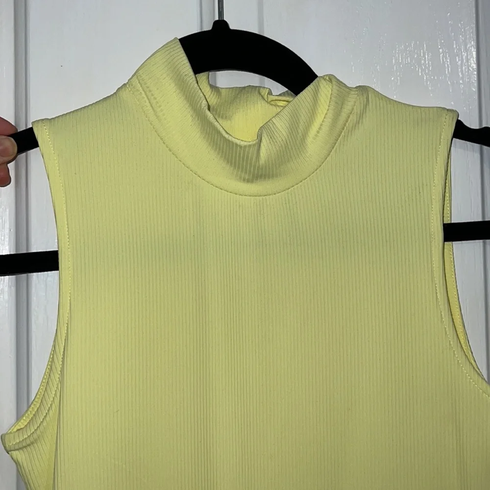 H&M bodysuit - Picture 3 of 5